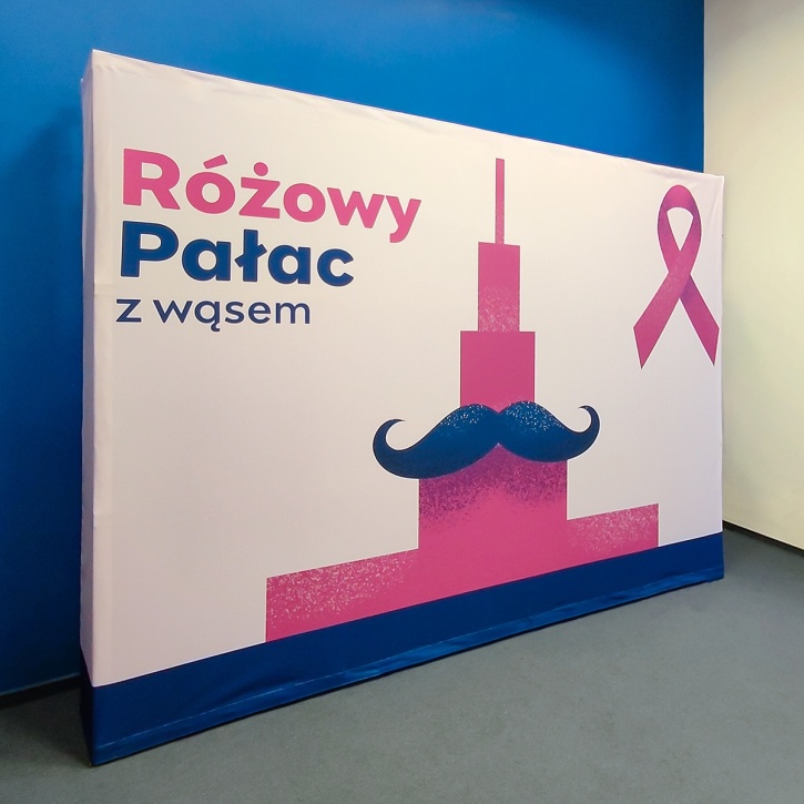 Ścianka reklamowa Express duża na wydarzenie Pałac Różowy z Wąsem